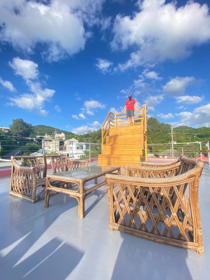 Hotel Little Swiss House 本部町 エクステリア 写真