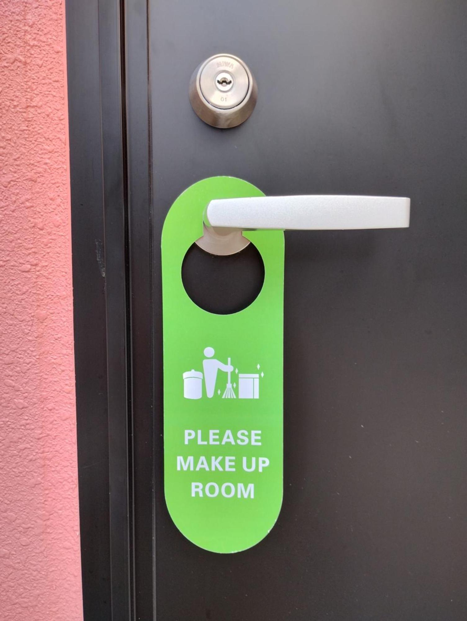 Hotel Little Swiss House 本部町 エクステリア 写真