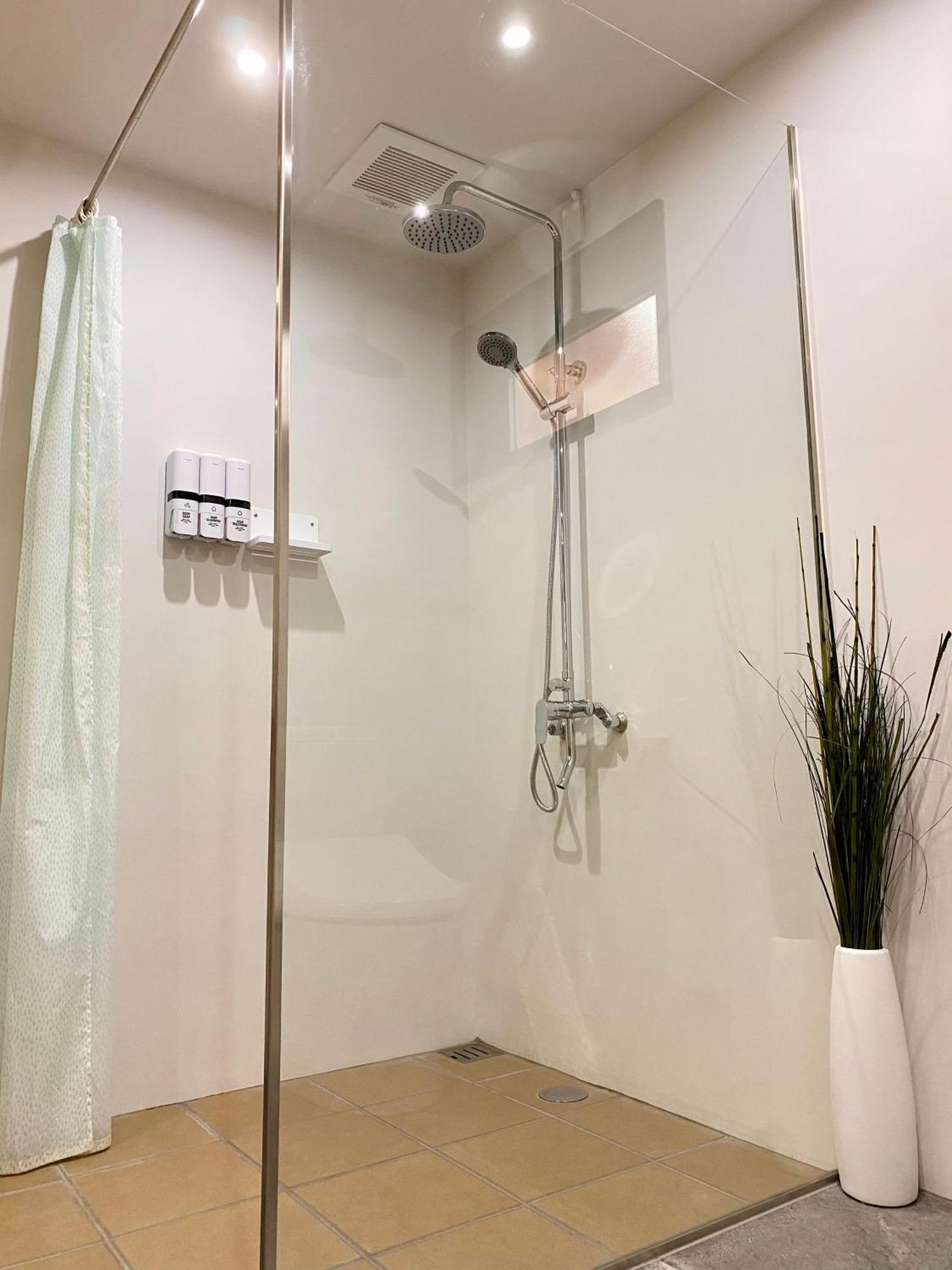 Hotel Little Swiss House 本部町 エクステリア 写真