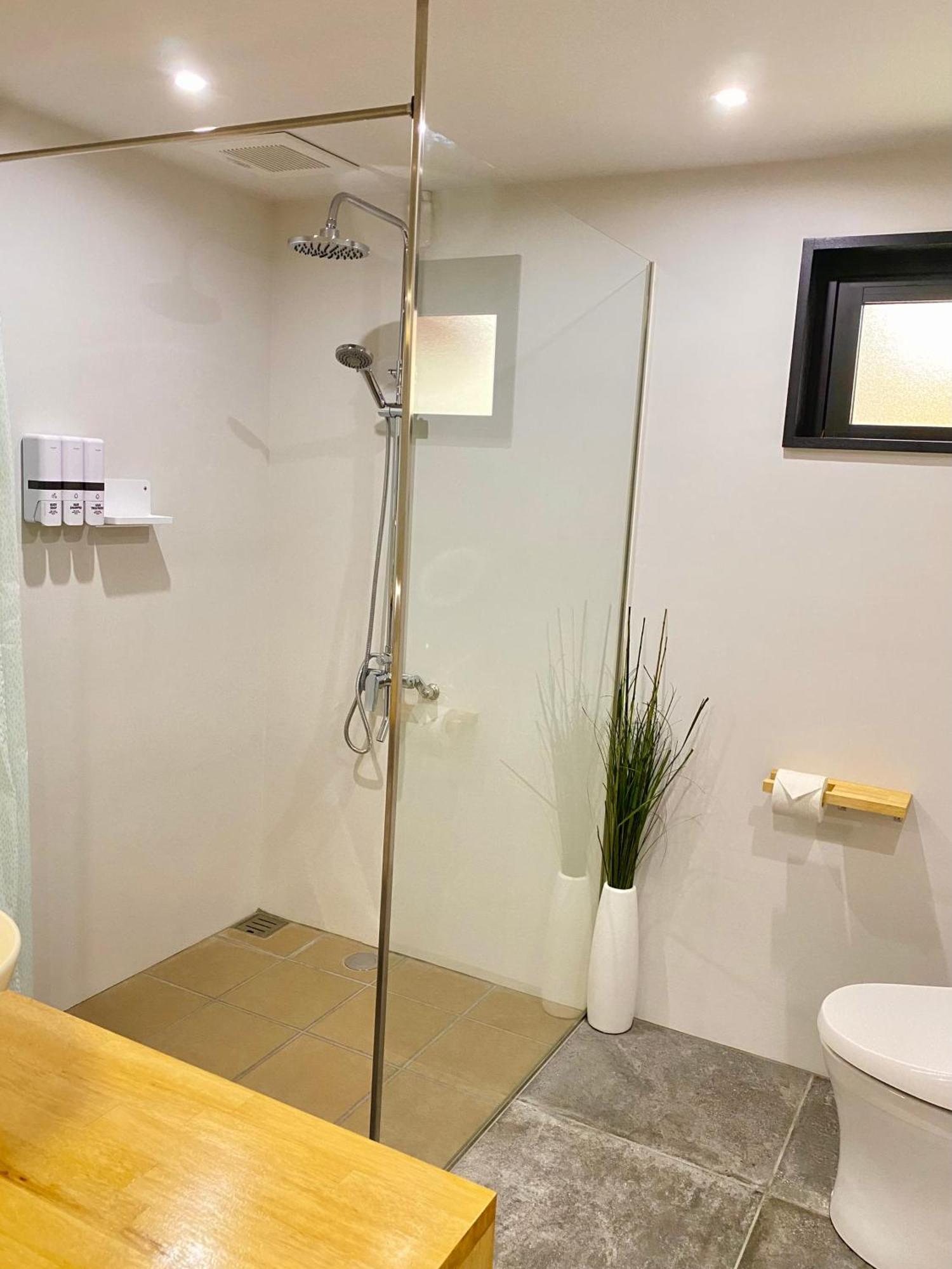 Hotel Little Swiss House 本部町 エクステリア 写真